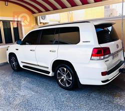 تۆیۆتا لاند کروزەر